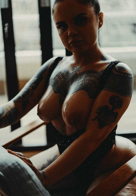 Foto desnuda filtrada de OnlyFans de Elle Baltran