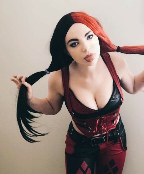 Manicpixidreamgirl