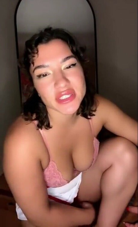 Foto desnuda filtrada de OnlyFans de Burcu Yildiz
