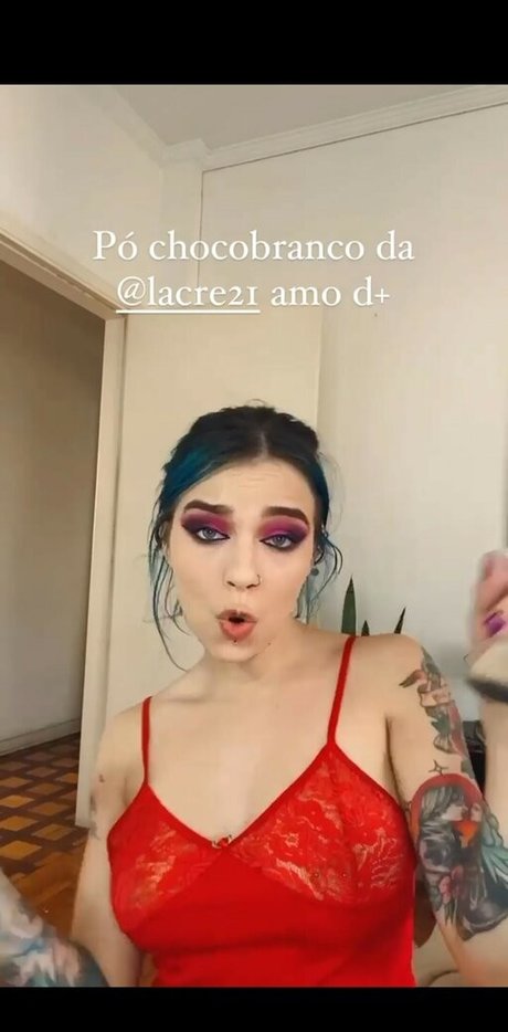 Agatha Barros