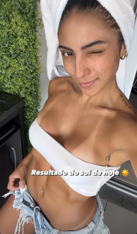 Isadora Nogueira