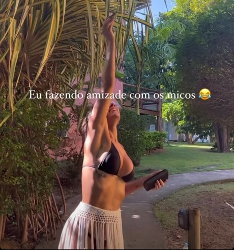 Isadora Nogueira