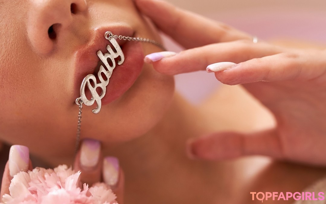 Foto desnuda filtrada de OnlyFans de Katticolour #110 Foto desnuda filtrada de OnlyFans de Katticolour #110