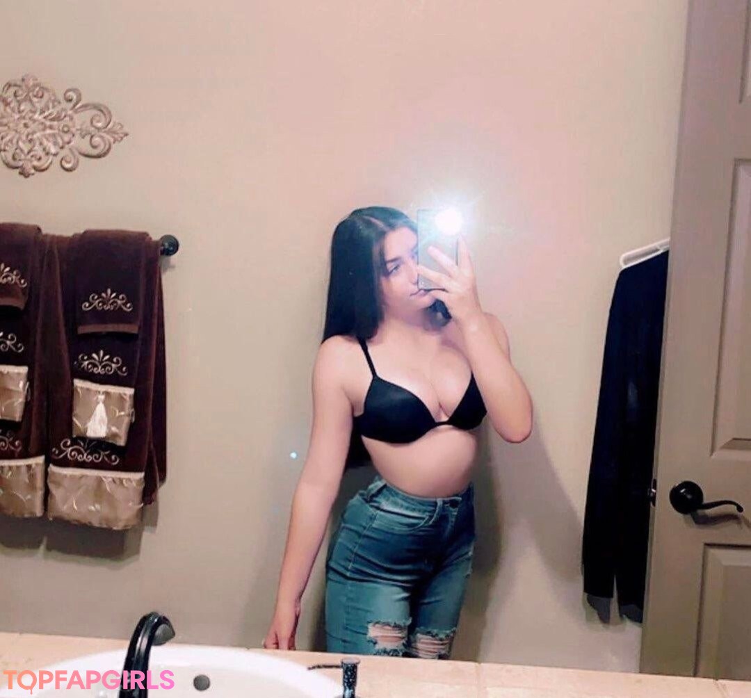 Foto desnuda filtrada de OnlyFans de Itsadelecash #2 Foto desnuda filtrada de OnlyFans de Itsadelecash #2