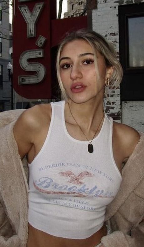 Foto desnuda filtrada de OnlyFans de Dea Avdulla