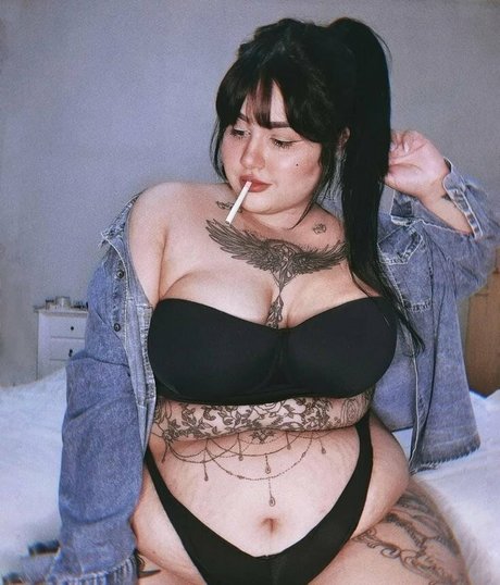 Foto desnuda filtrada de OnlyFans de Suzanepb
