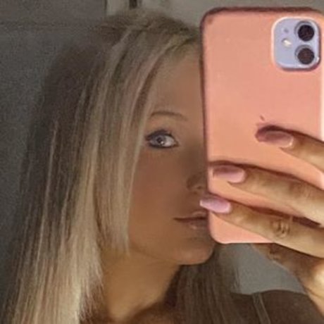 Foto desnuda filtrada de OnlyFans de Saffronleighhh