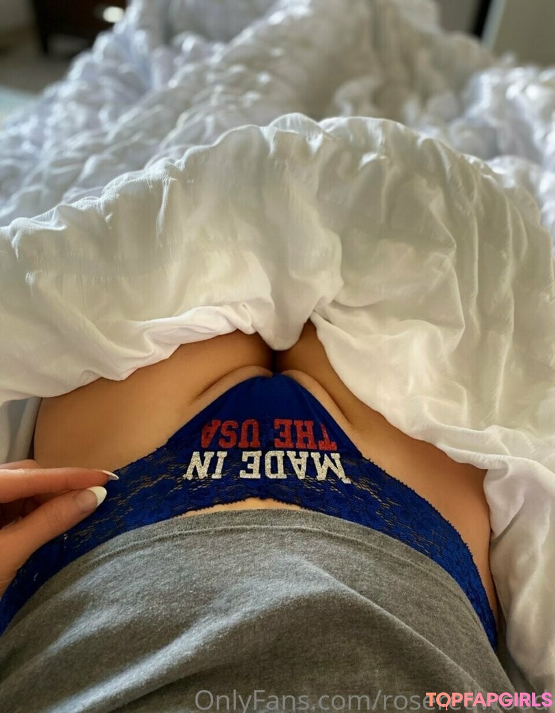 Foto desnuda filtrada de OnlyFans de Hotmilfymom #16 Foto desnuda filtrada de OnlyFans de Hotmilfymom #16