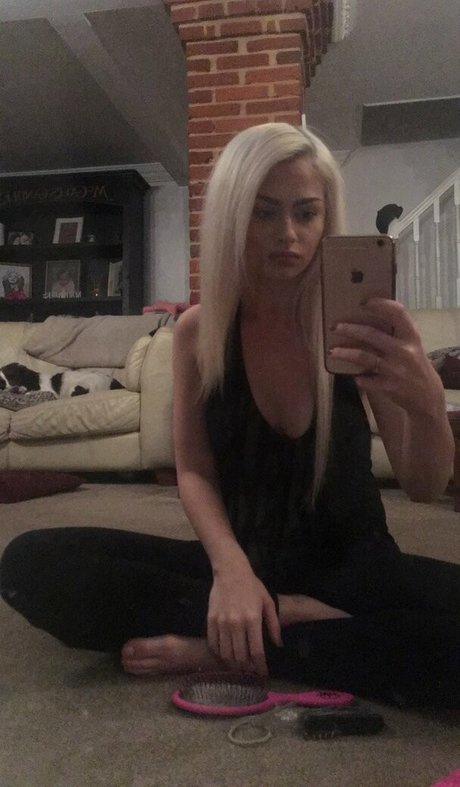 Foto desnuda filtrada de OnlyFans de Romanie Smith