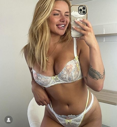 Foto desnuda filtrada de OnlyFans de Victoria Mehault