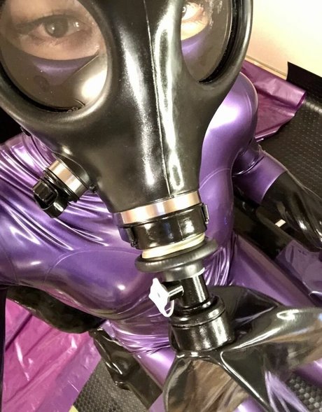 Foto desnuda filtrada de OnlyFans de Rumi Rubber
