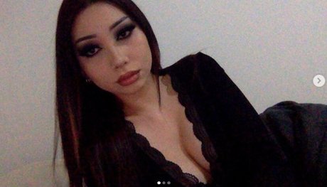 Foto desnuda filtrada de OnlyFans de Puifaiperry