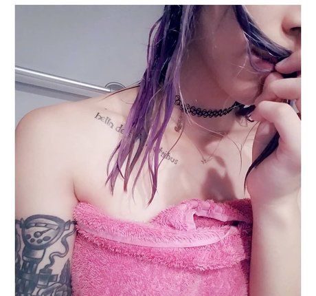Foto desnuda filtrada de OnlyFans de Parallaxstella