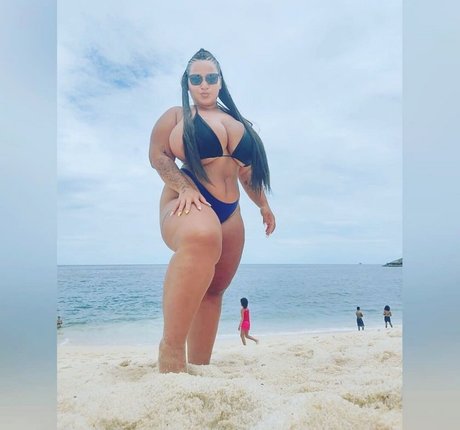 Foto desnuda filtrada de OnlyFans de Adriane Esteves