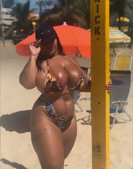 Adriane Esteves