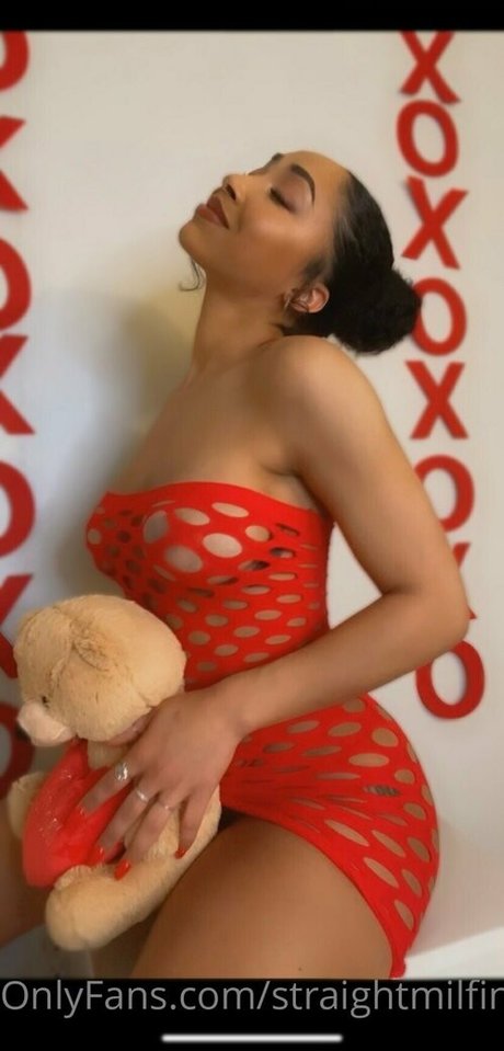 Foto desnuda filtrada de OnlyFans de Straightmilfin