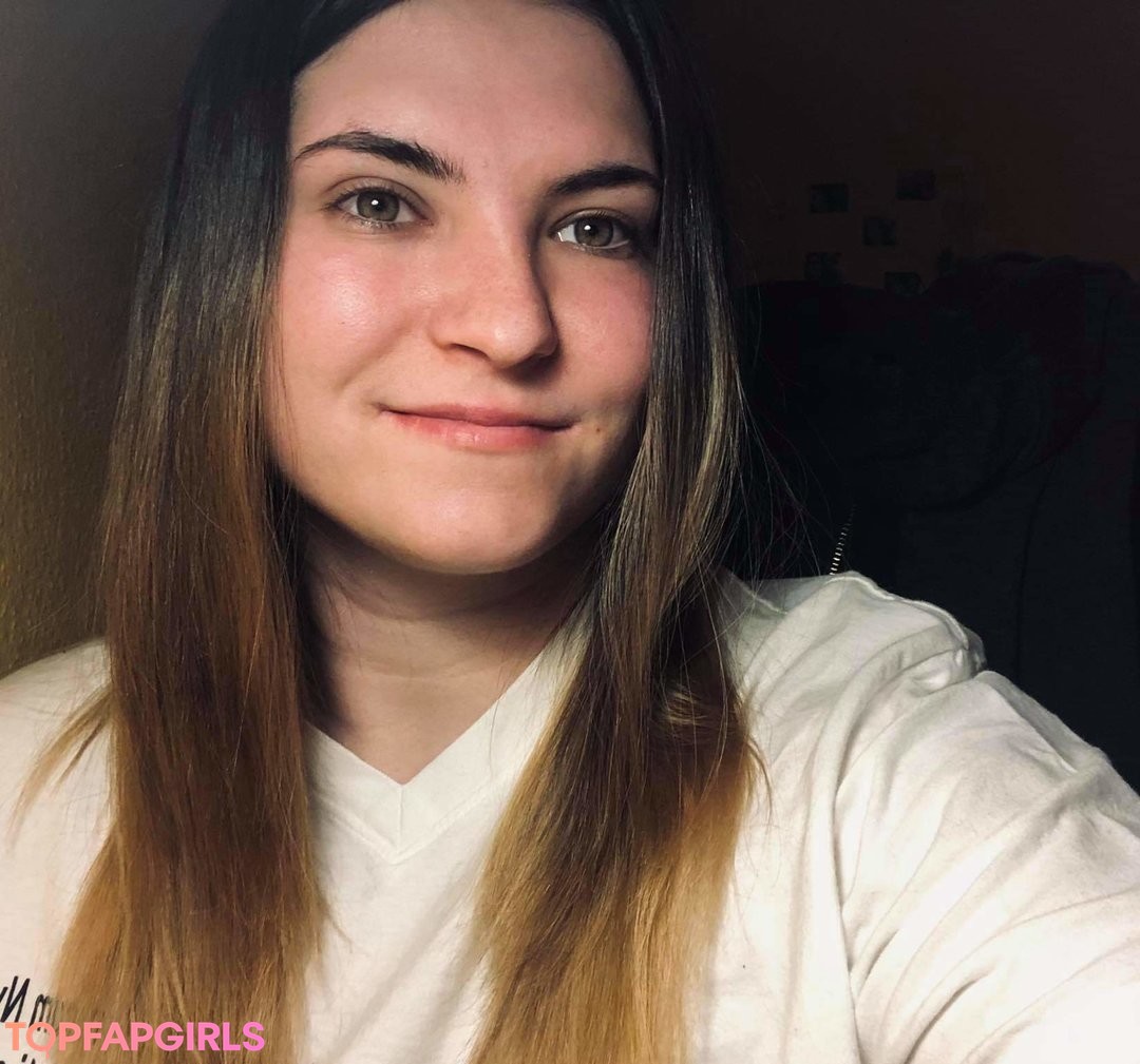 Foto desnuda filtrada de OnlyFans de Magyarficial #105 Foto desnuda filtrada de OnlyFans de Magyarficial #105