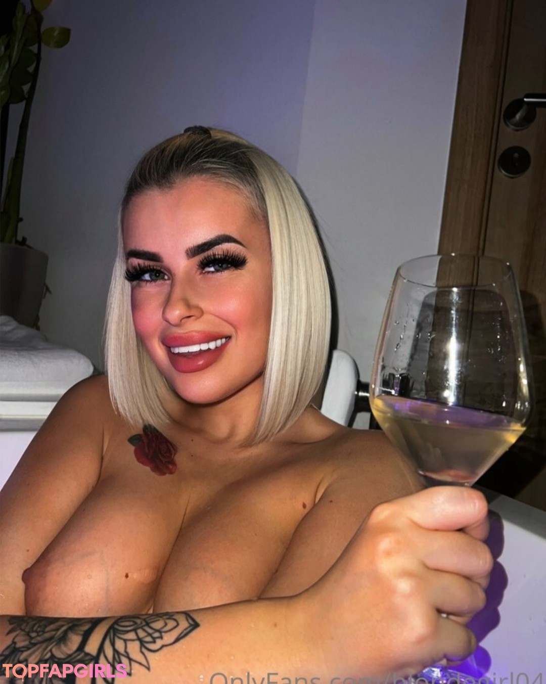 Foto desnuda filtrada de OnlyFans de Magyarficial #68 Foto desnuda filtrada de OnlyFans de Magyarficial #68