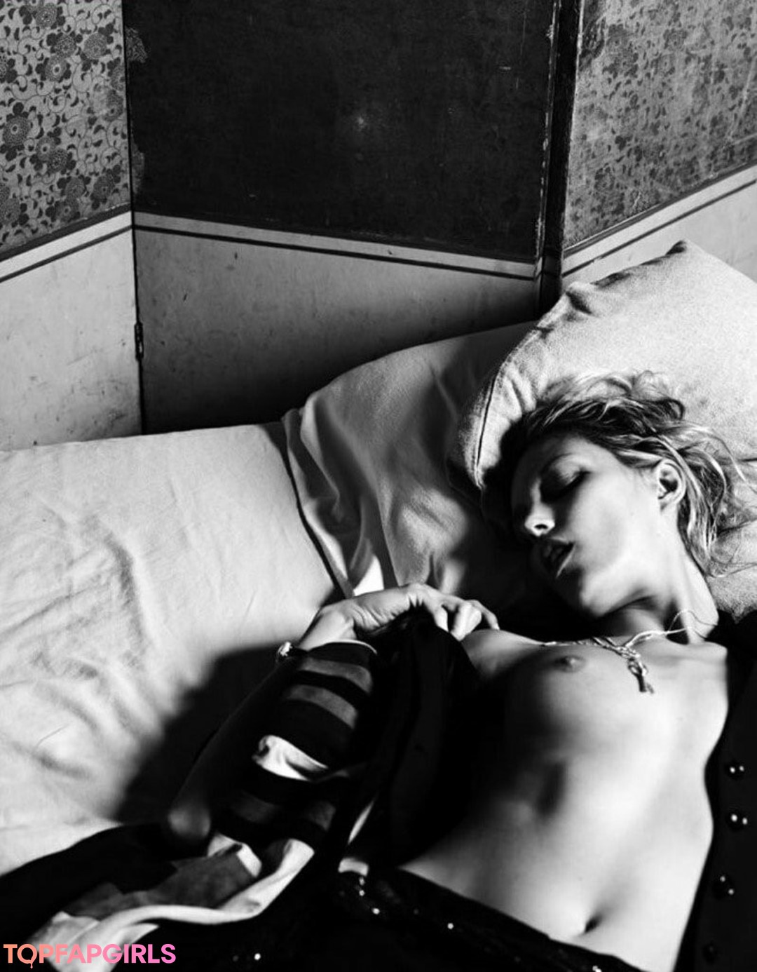 Foto desnuda filtrada de OnlyFans de Anja Rubik #40 Foto desnuda filtrada de OnlyFans de Anja Rubik #40