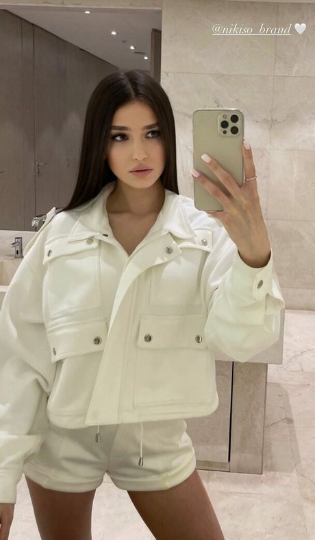 Foto desnuda filtrada de OnlyFans de Alexandra Zavrazzhnova