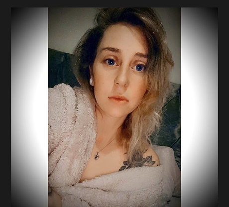 Foto desnuda filtrada de OnlyFans de Lcsimpson