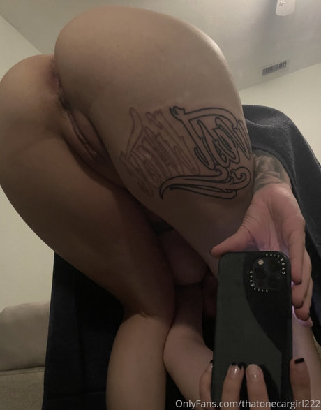 Foto desnuda filtrada de OnlyFans de Thatonecargirl222