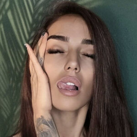 Foto desnuda filtrada de OnlyFans de Petite Loren