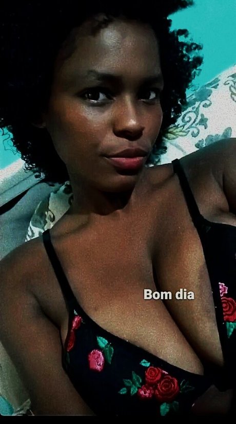 Foto desnuda filtrada de OnlyFans de Jaqueeliinegomes