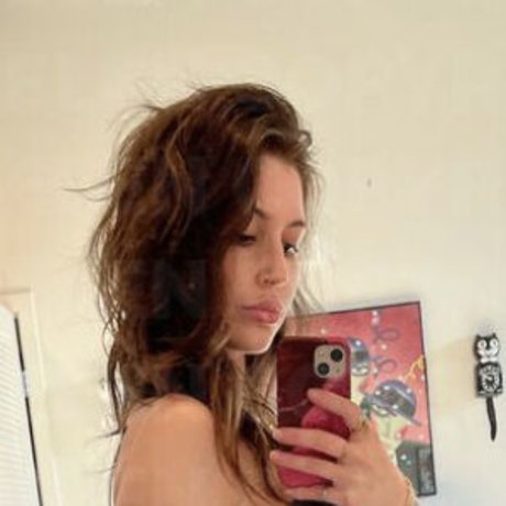Helenfromtwitter