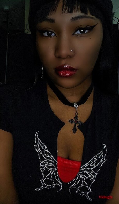 Foto desnuda filtrada de OnlyFans de Sierraemari