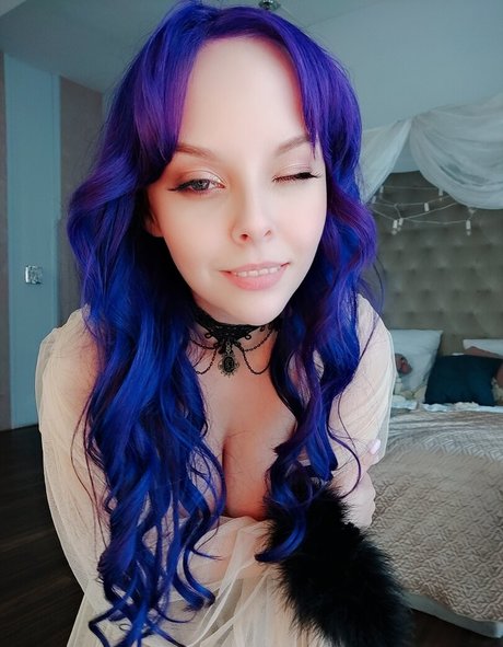 Helly Von Valentine