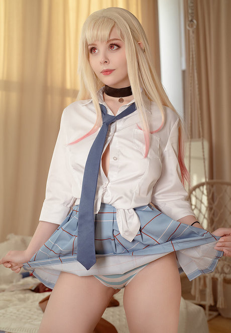 Helly Von Valentine