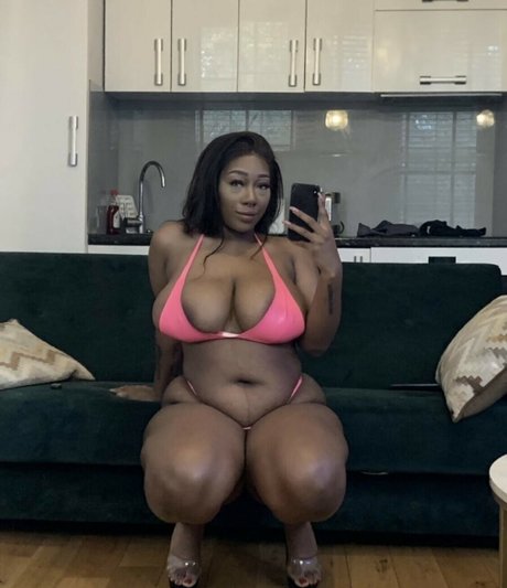 Foto desnuda filtrada de OnlyFans de Renee Kuleape