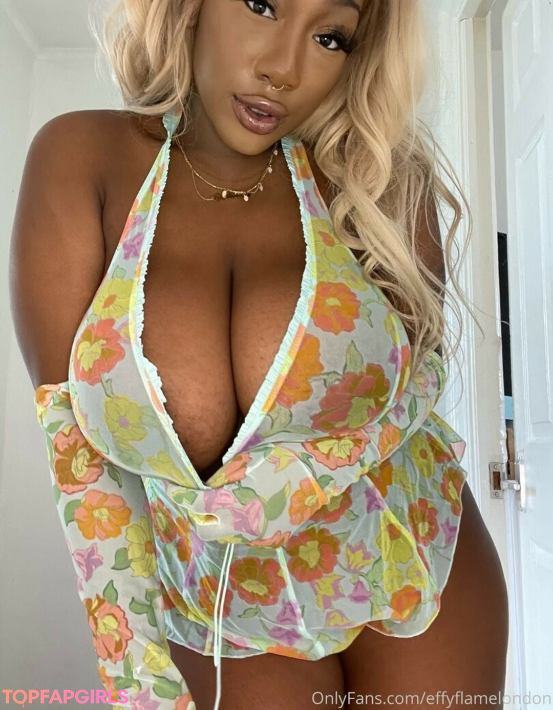 Foto desnuda filtrada de OnlyFans de Effy Flame #144 Foto desnuda filtrada de OnlyFans de Effy Flame #144