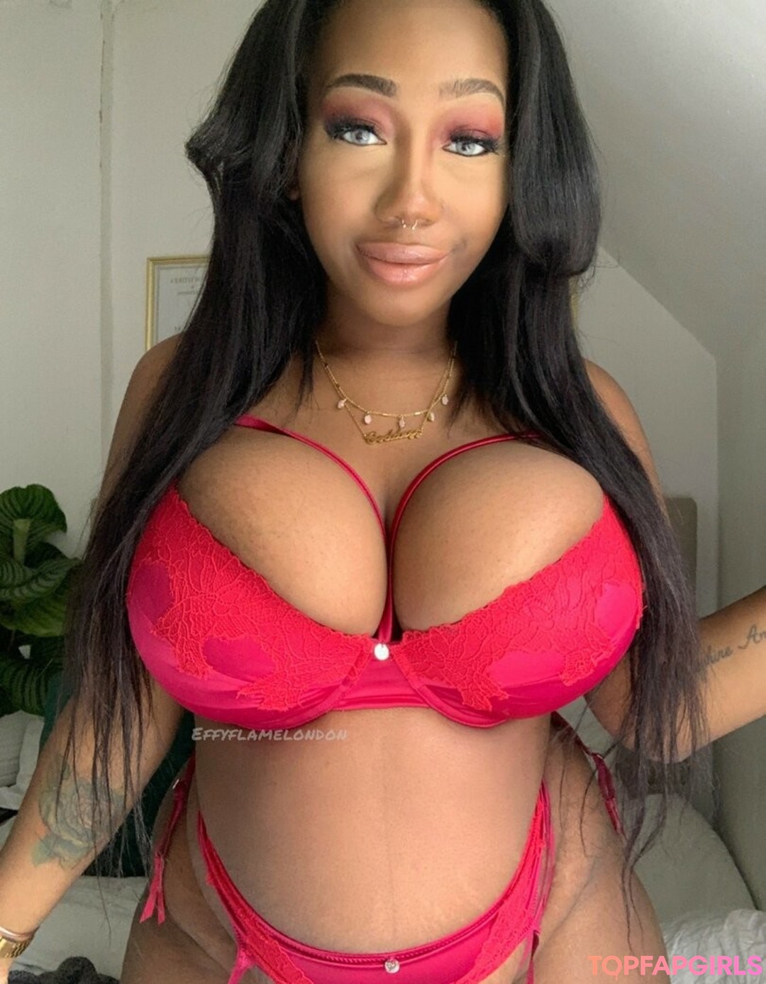 Foto desnuda filtrada de OnlyFans de Effy Flame #281 Foto desnuda filtrada de OnlyFans de Effy Flame #281