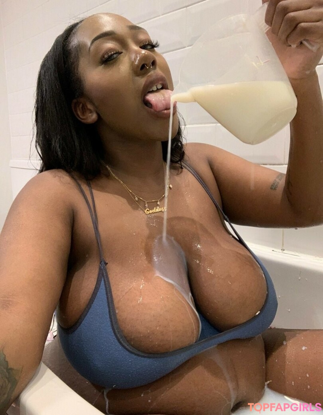Foto desnuda filtrada de OnlyFans de Effy Flame #7 Foto desnuda filtrada de OnlyFans de Effy Flame #7