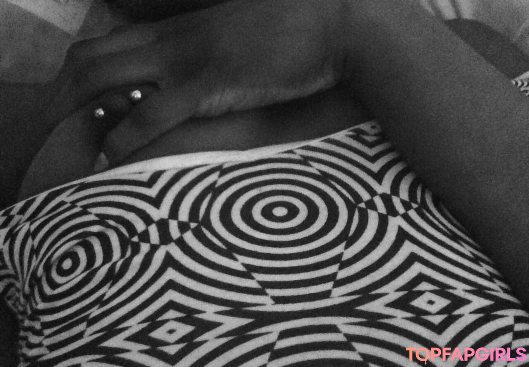 Foto desnuda filtrada de OnlyFans de Dnay Baptiste #15 Foto desnuda filtrada de OnlyFans de Dnay Baptiste #15