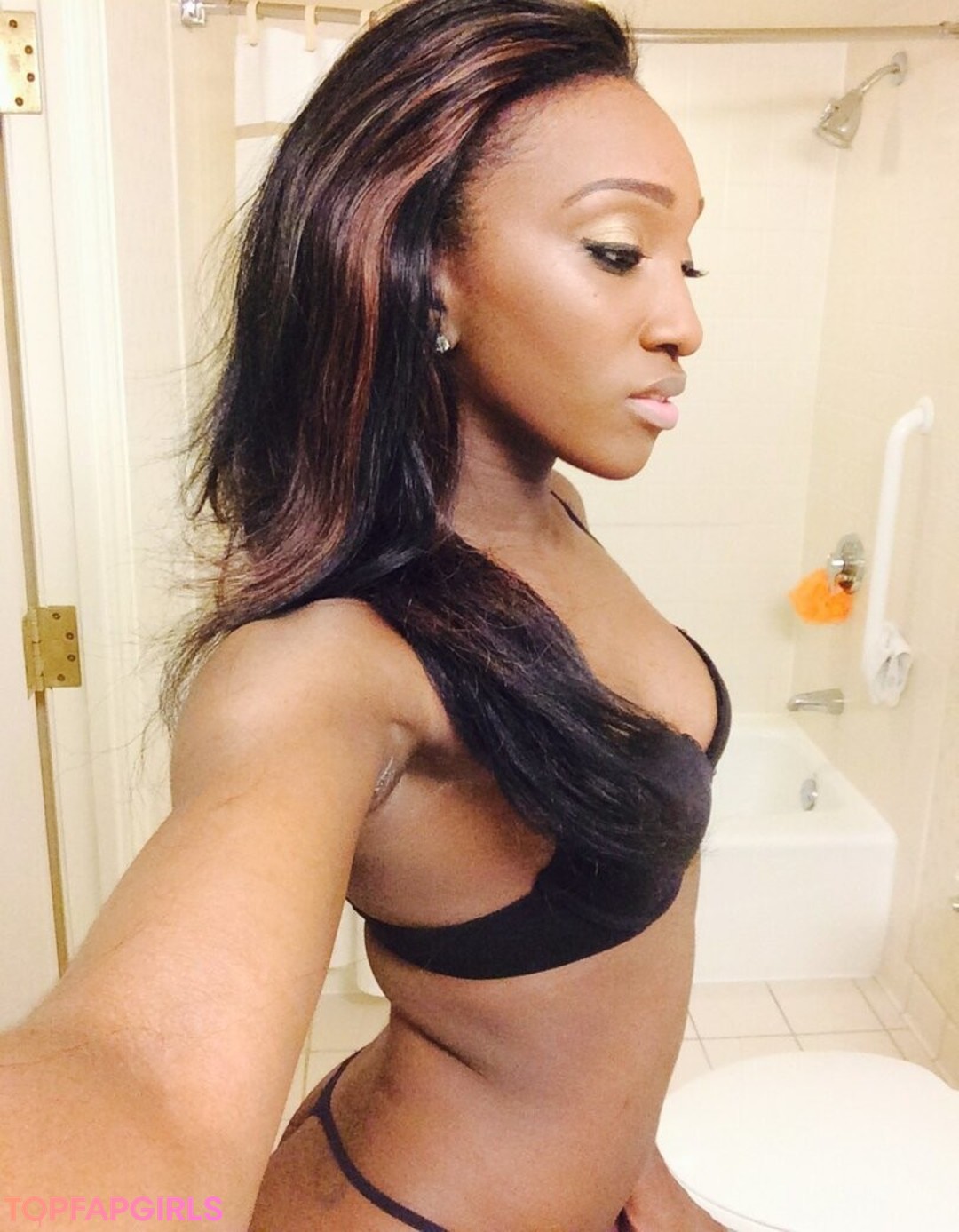 Foto desnuda filtrada de OnlyFans de Dnay Baptiste #5 Foto desnuda filtrada de OnlyFans de Dnay Baptiste #5