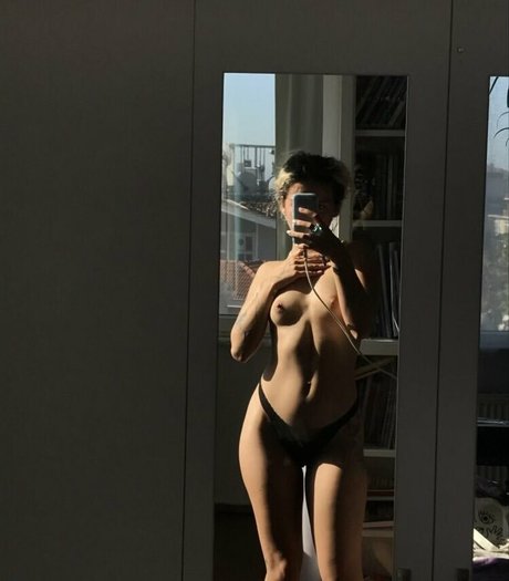 Foto desnuda filtrada de OnlyFans de Kittylov2r
