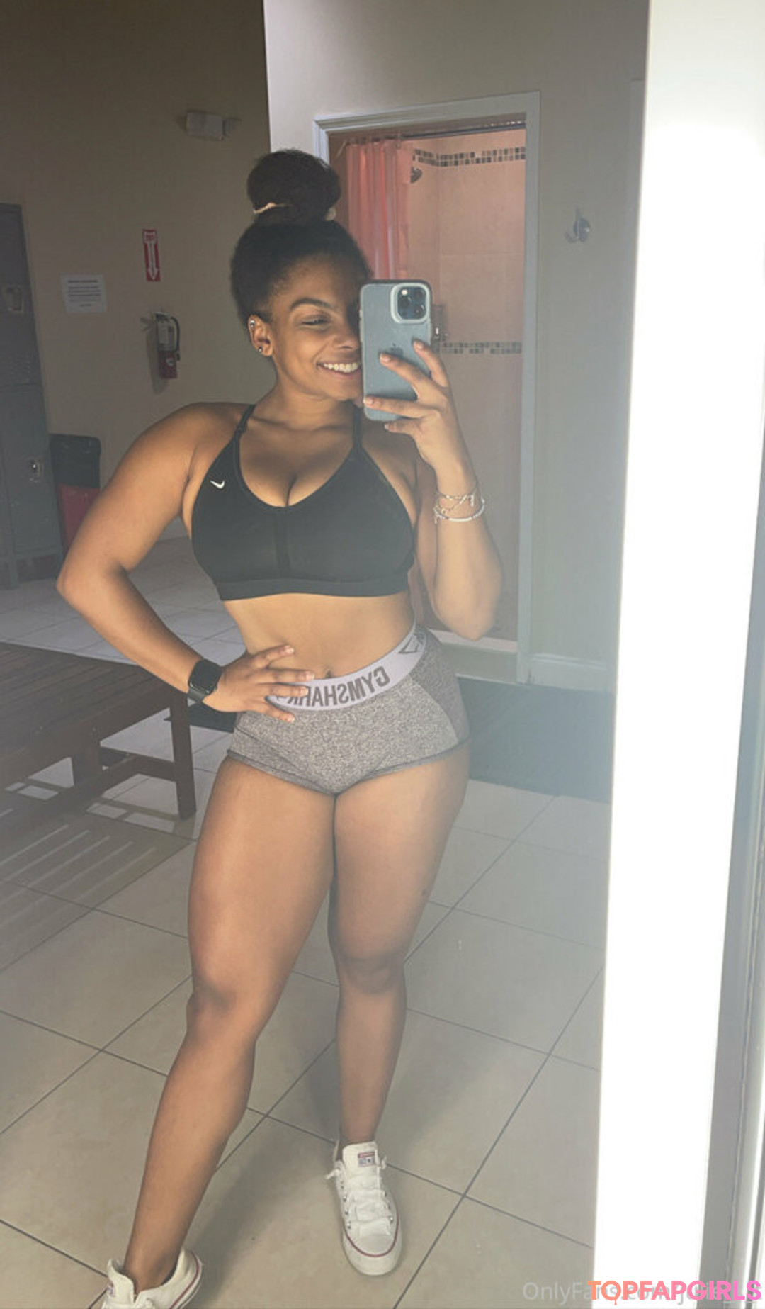 Foto desnuda filtrada de OnlyFans de Julie Silver #38 Foto desnuda filtrada de OnlyFans de Julie Silver #38