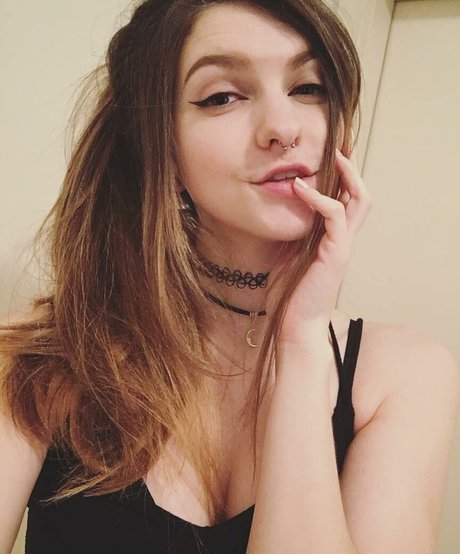 Foto desnuda filtrada de OnlyFans de Lumenti