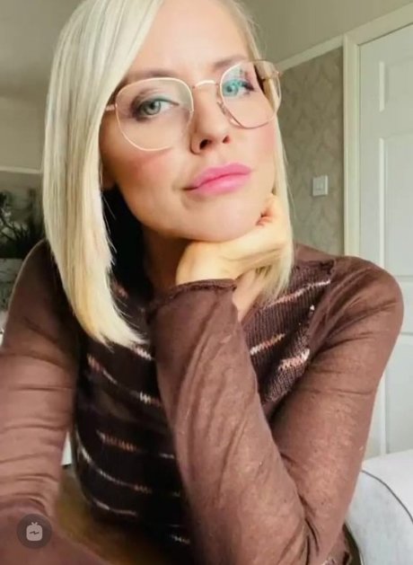 Stephanie Waring