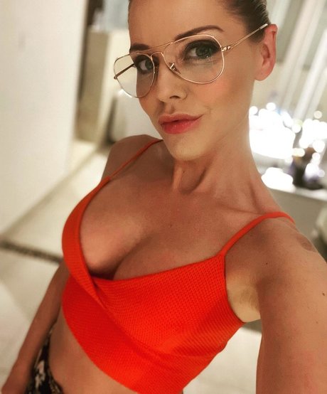 Foto desnuda filtrada de OnlyFans de Stephanie Waring