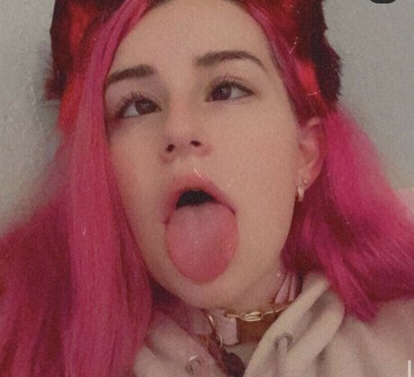 Foto desnuda filtrada de OnlyFans de Strawburrykitten