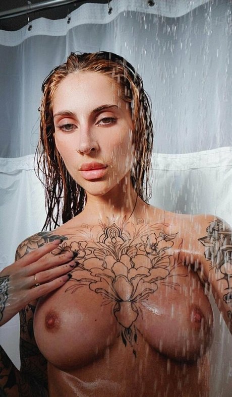 Foto desnuda filtrada de OnlyFans de Dippedinpoison
