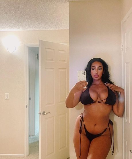 Foto desnuda filtrada de OnlyFans de Illiy