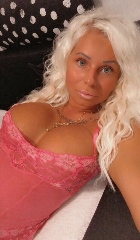 Foto desnuda filtrada de OnlyFans de Suzi Grande