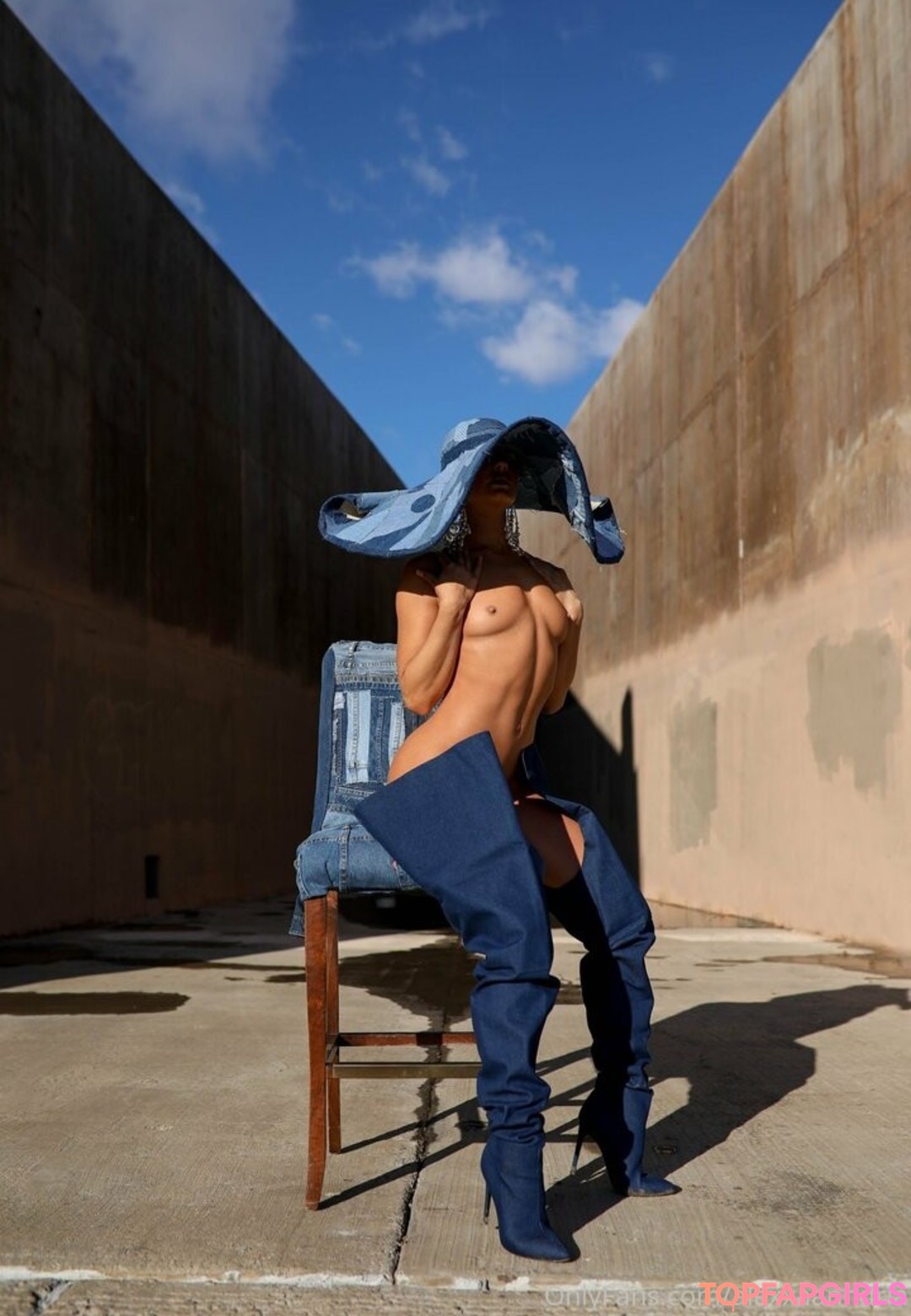 Foto desnuda filtrada de OnlyFans de Alexandria Beauregard #45 Foto desnuda filtrada de OnlyFans de Alexandria Beauregard #45