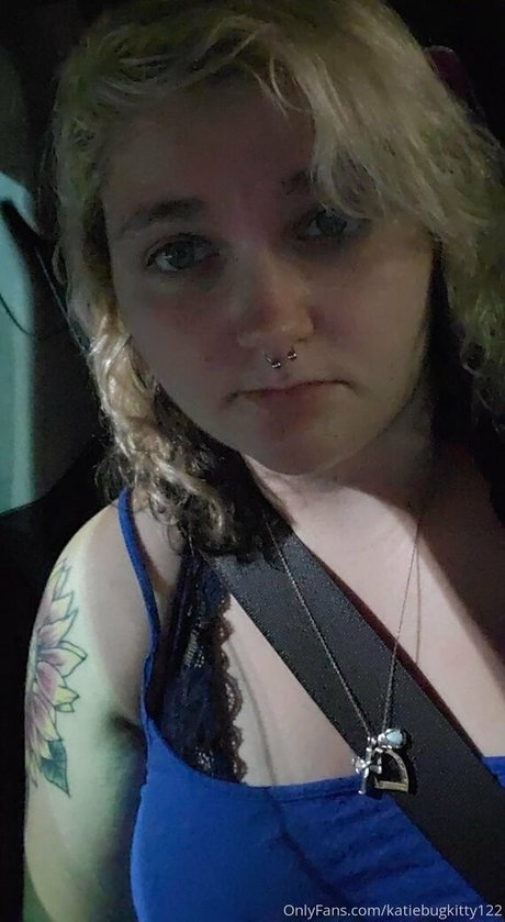 Foto desnuda filtrada de OnlyFans de Katiebugkitty122