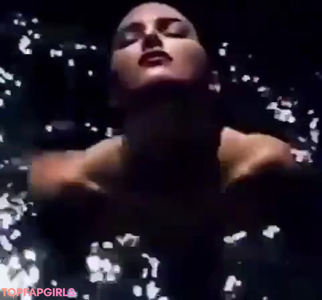 Foto desnuda filtrada de OnlyFans de Kendall Jenner #1721 Foto desnuda filtrada de OnlyFans de Kendall Jenner #1721